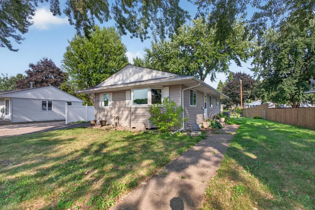 726 22nd Avenue N, South Saint Paul, MN 55075 - #1