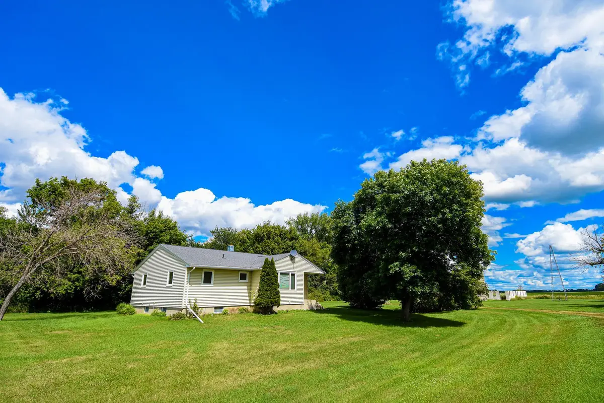 27774 330th Avenue Nw, Warren, MN 56762 - #1