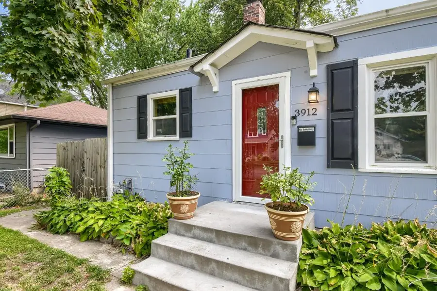 3912 Vera Cruz Avenue N, Robbinsdale, MN 55422 - #2