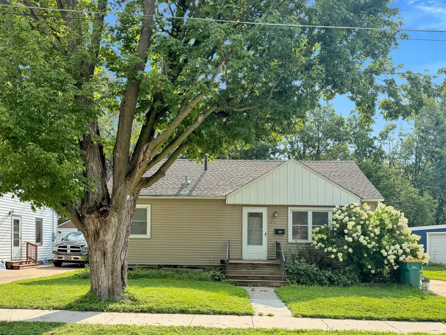 504 Edgewood Avenue, Albert Lea, MN 56007 - #2