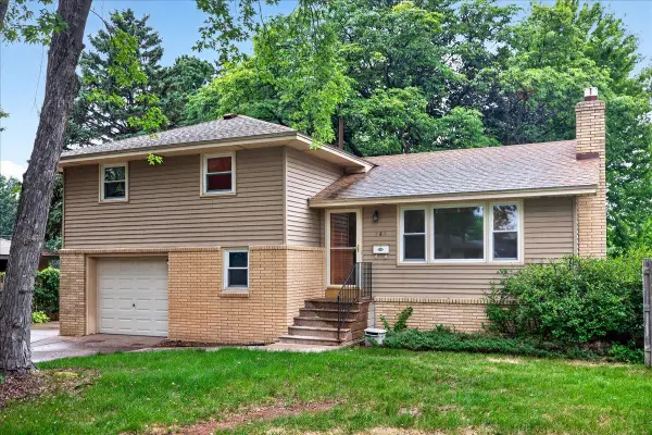 561 54th Avenue Ne, Fridley, MN 55421