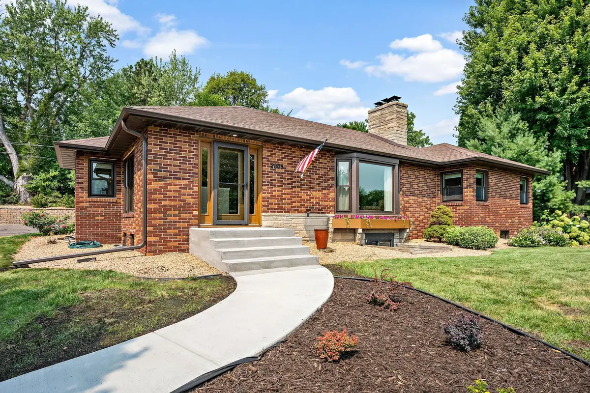 2005 Kenwood Drive W, Maplewood, MN 55117 - #1