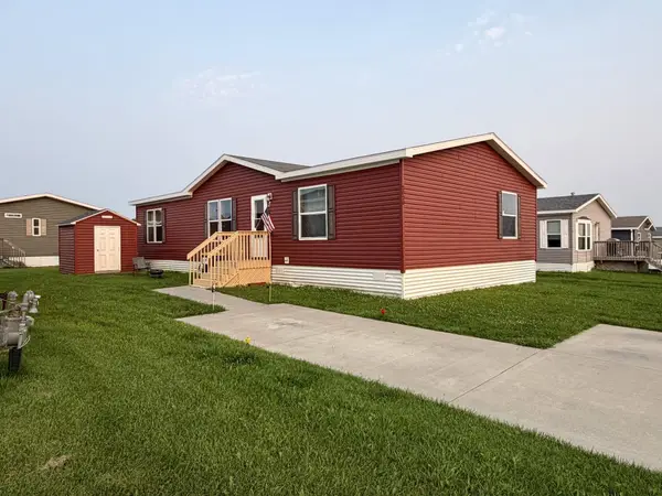 2020 Peregrine Place Nw, Stewartville, MN 55976