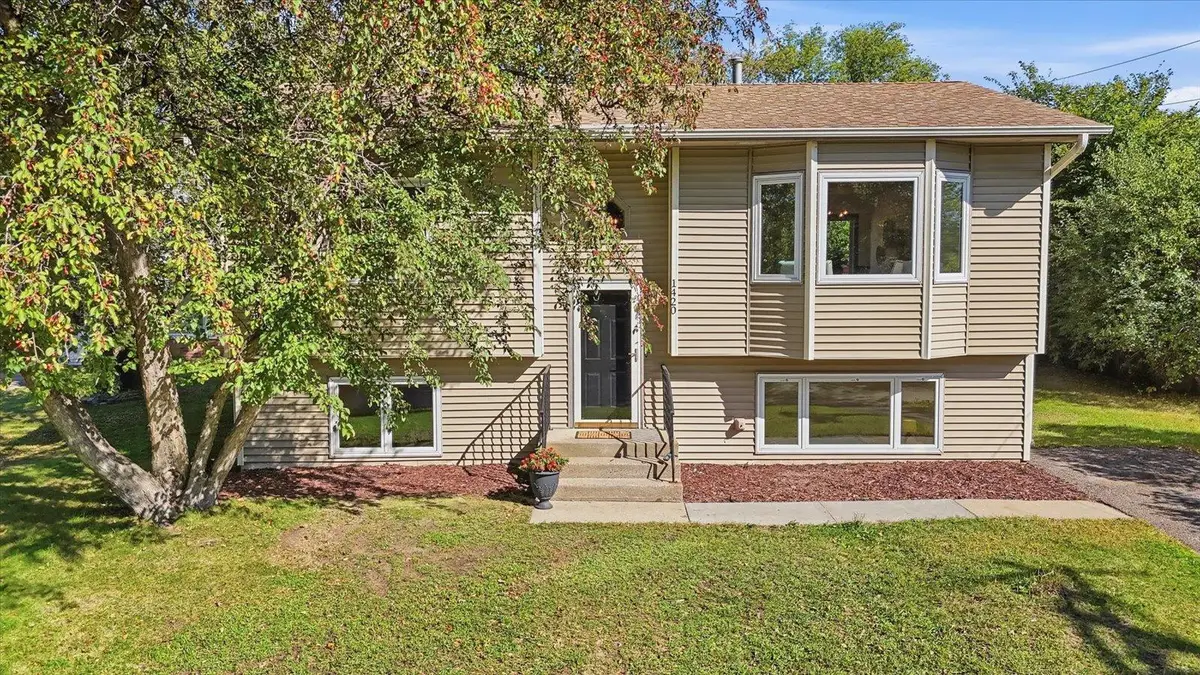 1420 Sylvan Street, Saint Paul, MN 55117 - #1