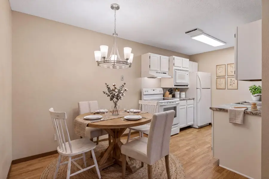 4 Pine Tree Drive #215, Arden Hills, MN 55112 - #3