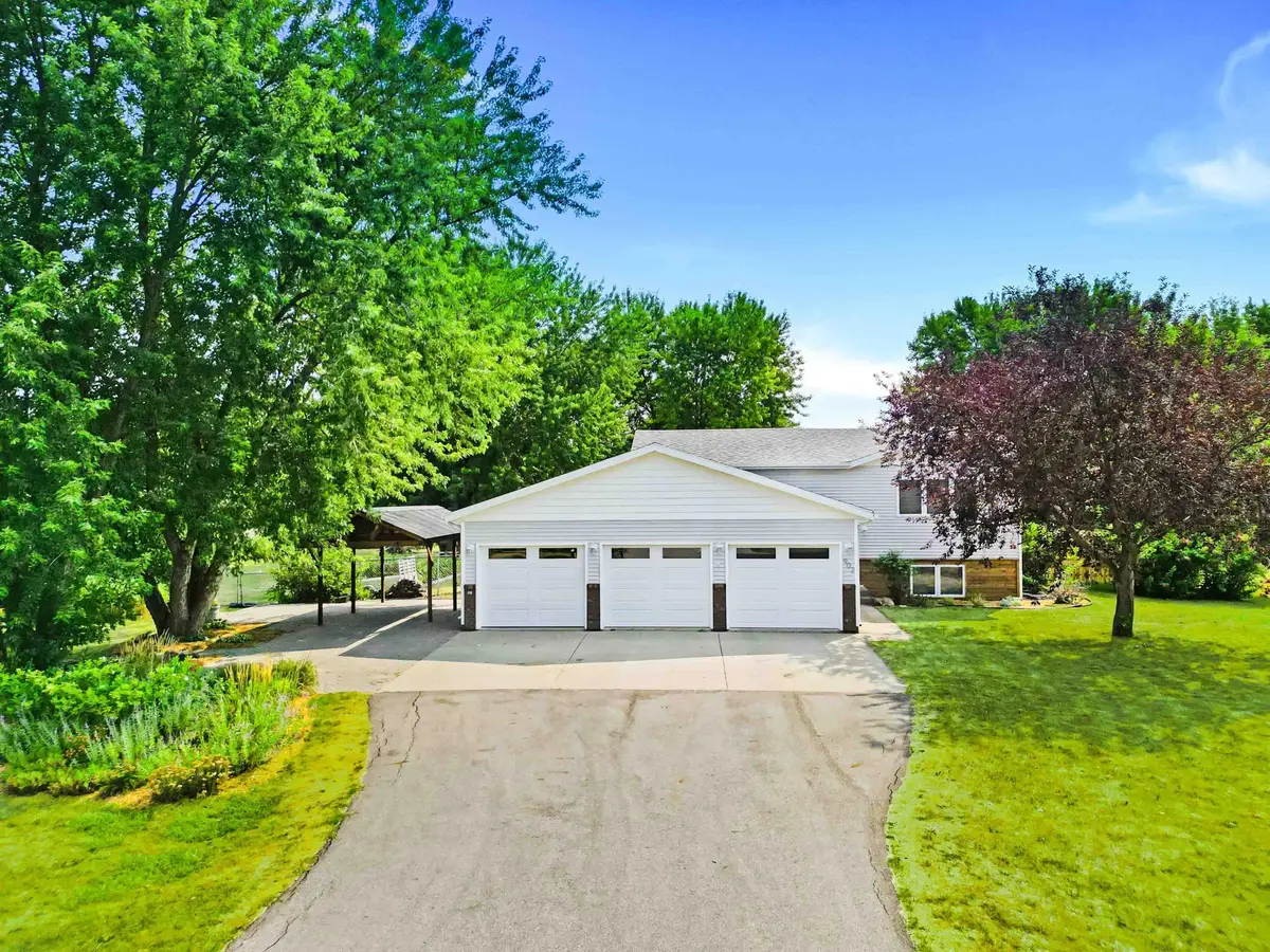 902 76th Avenue S, Fargo, ND 58104 - #1