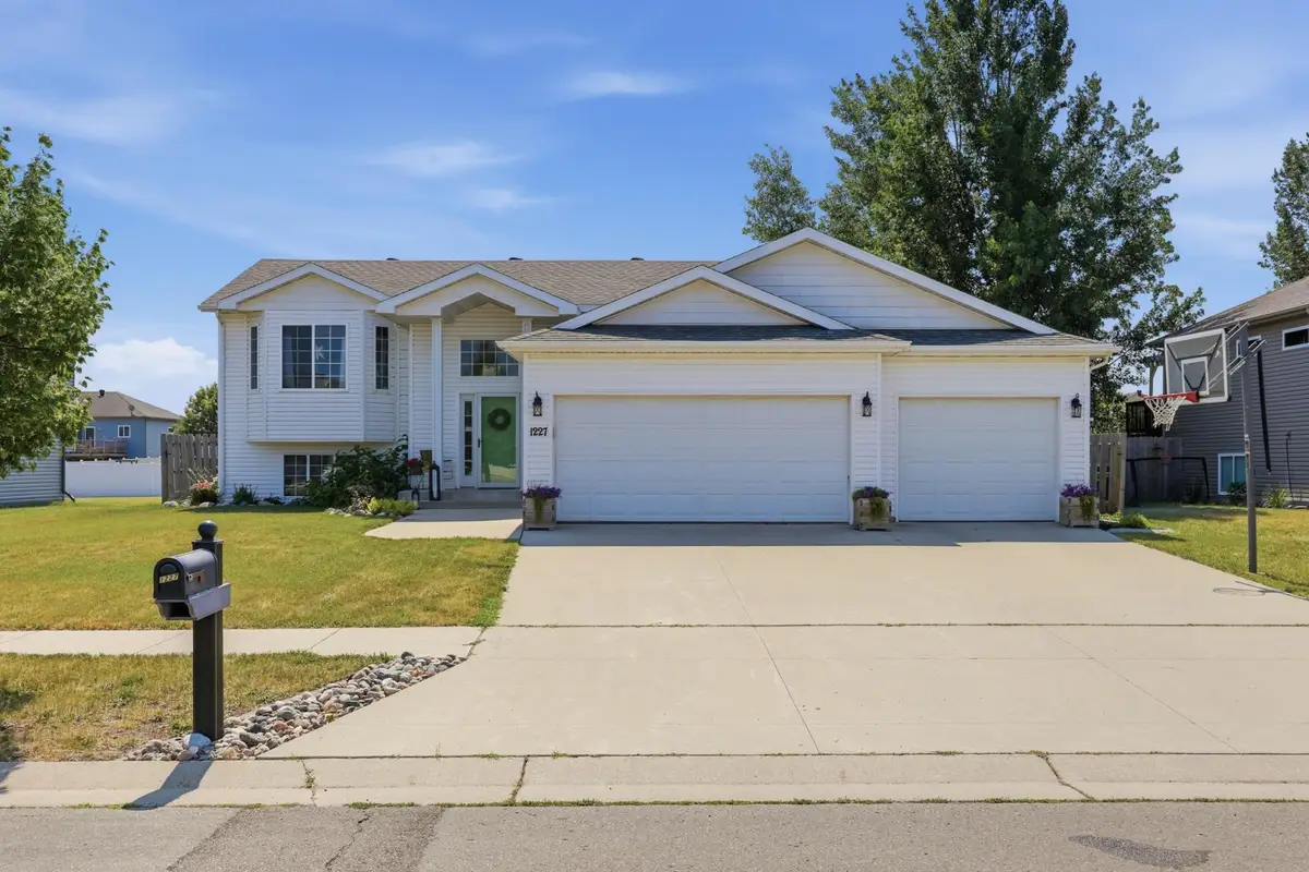 1227 38th Avenue S, Moorhead, MN 56560 - #1