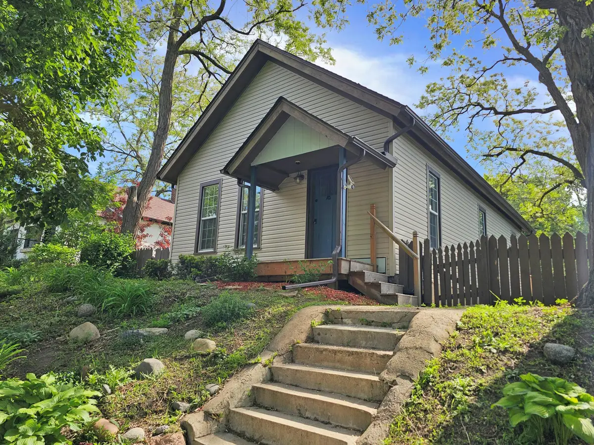 906 Russell Street, Saint Paul, MN 55106 - #1