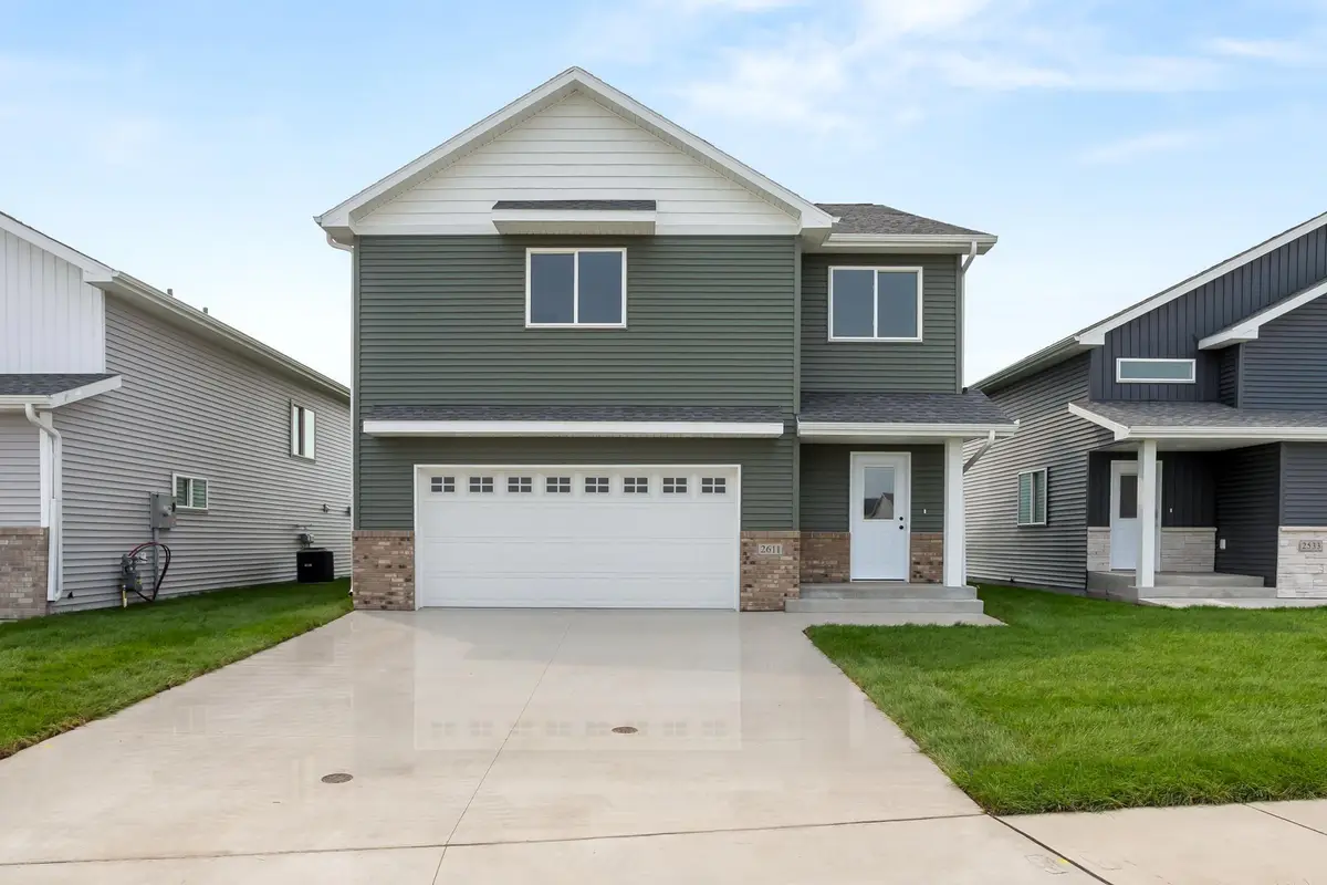 2611 38 Avenue S, Moorhead, MN 56560 - #1