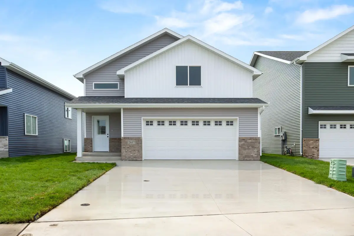 2617 38 Avenue S, Moorhead, MN 56560 - #1