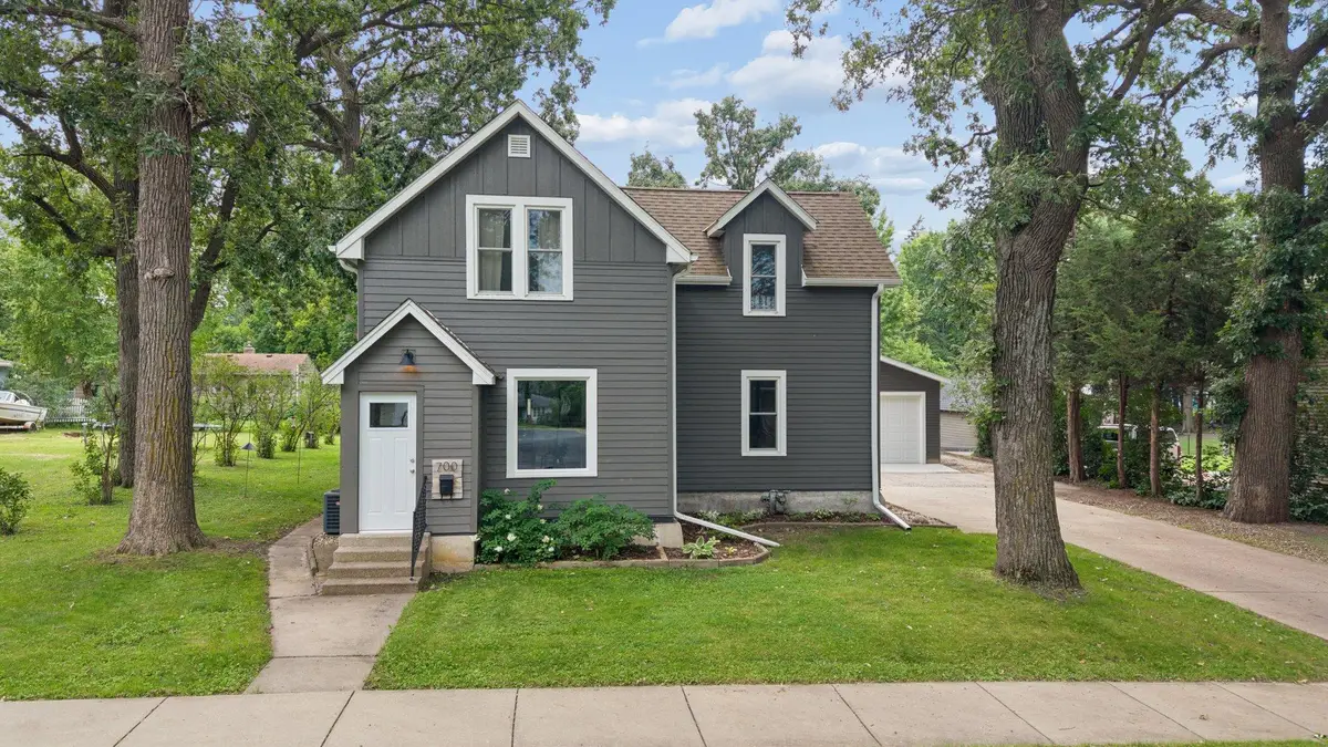 700 2nd Avenue Sw, Hutchinson, MN 55350 - #1