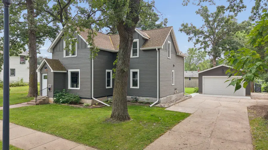 700 2nd Avenue Sw, Hutchinson, MN 55350 - #3