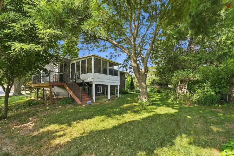 7470 Upper 26th Street N, Oakdale, MN 55128 - #3