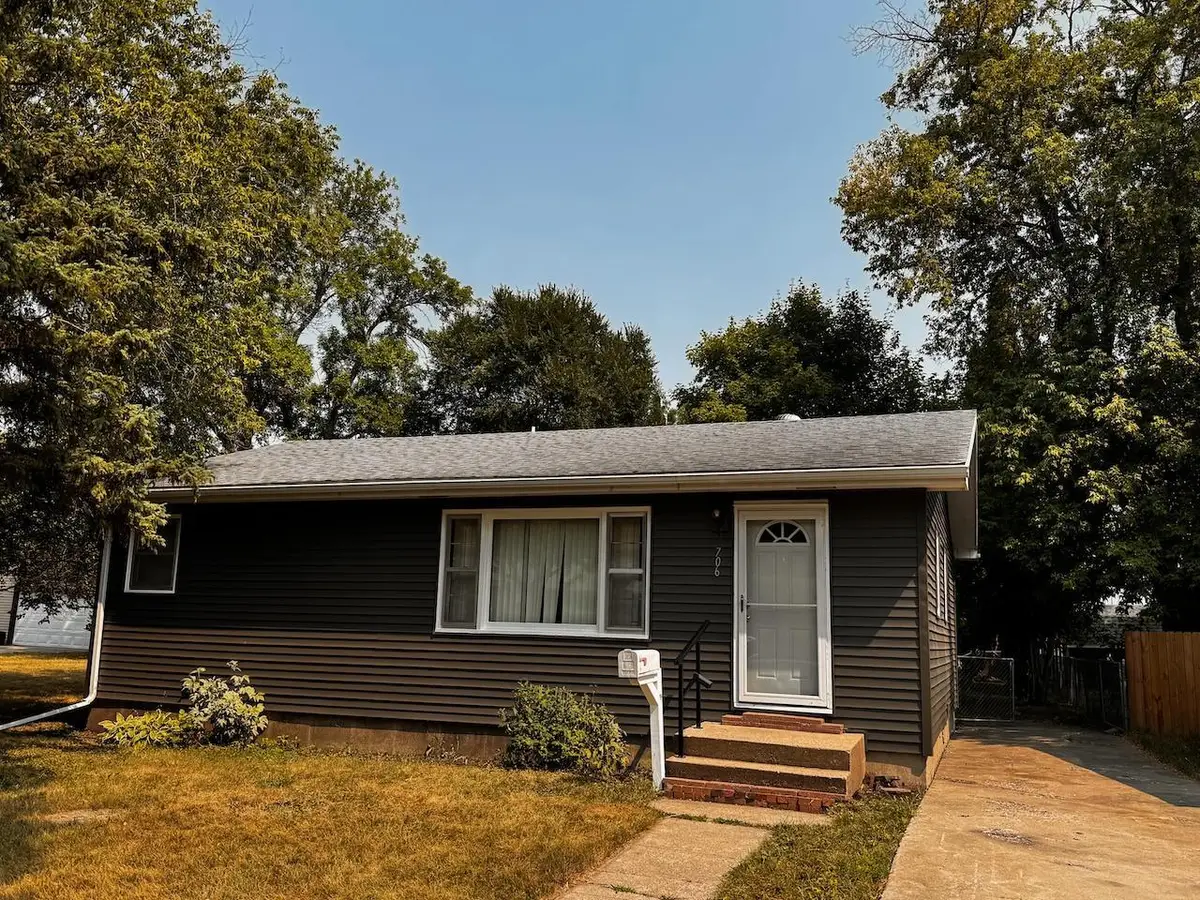 706 20th Street N, Moorhead, MN 56560 - #1