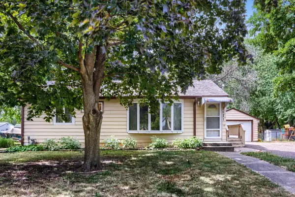 2021 English Street, Maplewood, MN 55109