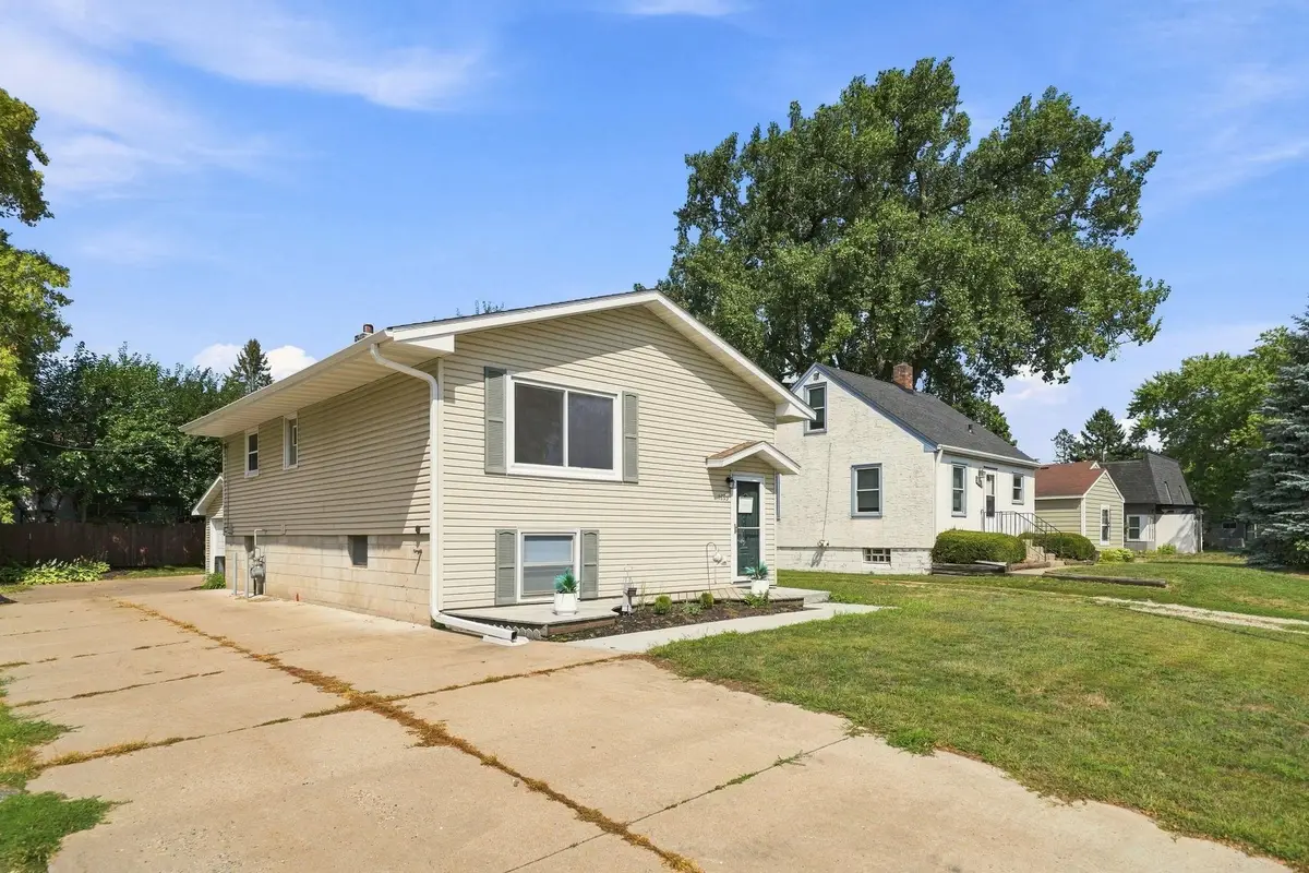 1893 Highway 96 E, White Bear Lake, MN 55110 - #1