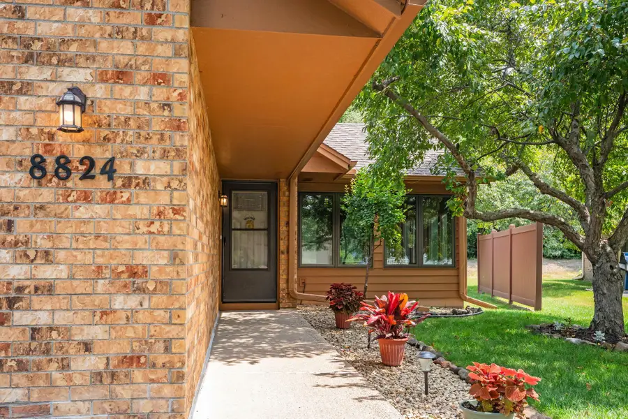 8824 Montegue Terrace N, Brooklyn Park, MN 55443 - #2