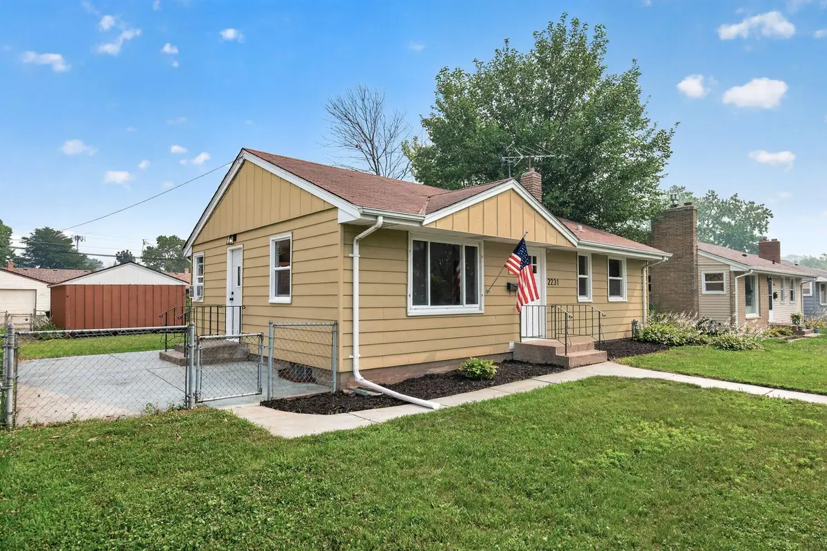 2231 Maryland Avenue E, Saint Paul, MN 55119 - #1