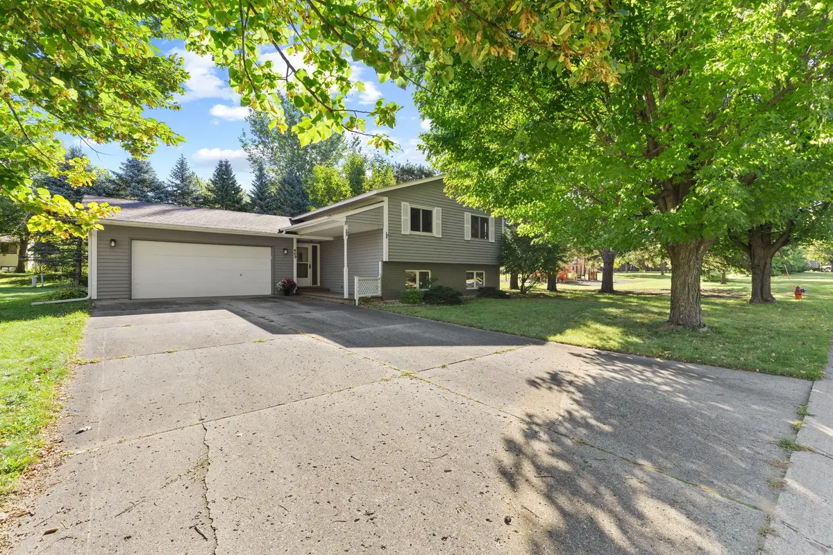 469 Campbell Lane Nw, Hutchinson, MN 55350 - #1