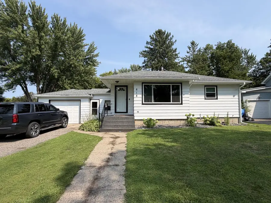 618 N Miller Avenue, Litchfield, MN 55355 - #2