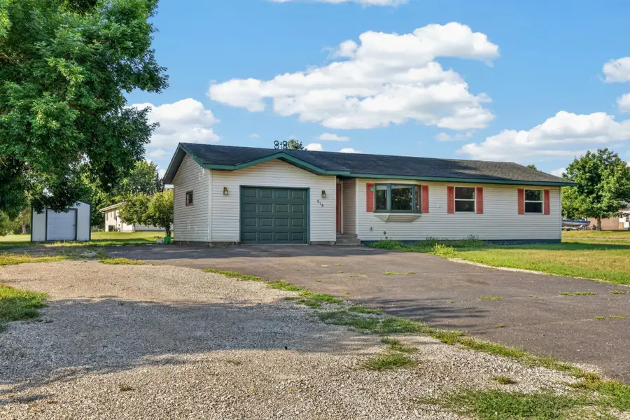 515 SW 9th Street Sw, Braham, MN 55006 - #3