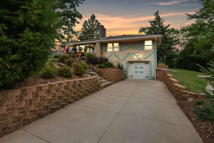 1933 Flandrau Street, Maplewood, MN 55109 - #2