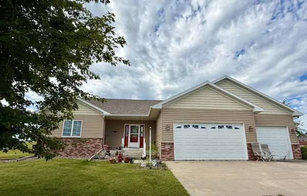 1908 Country View Drive, Saint Charles, MN 55972