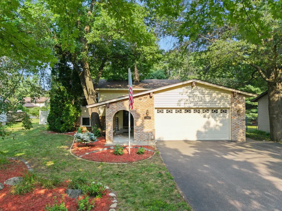 11547 Flintwood Street Nw, Coon Rapids, MN 55448 - #2