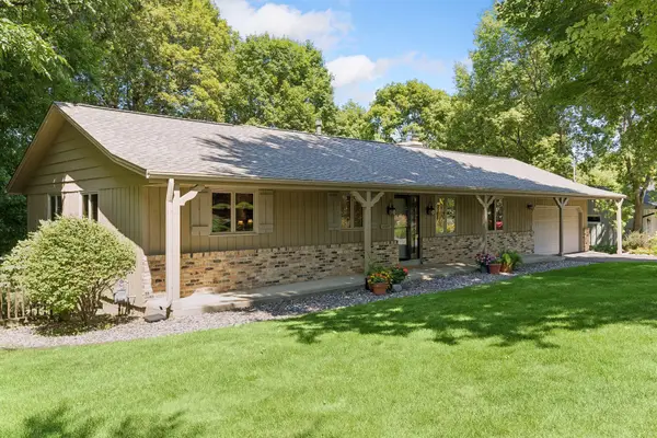 17380 Hampton Court, Minnetonka, MN 55345