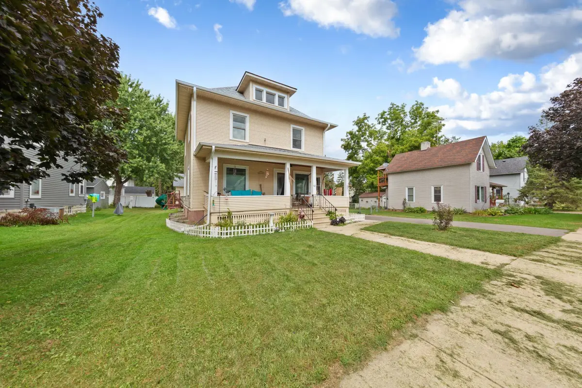 422 1st Street Nw, Faribault, MN 55021 - #1