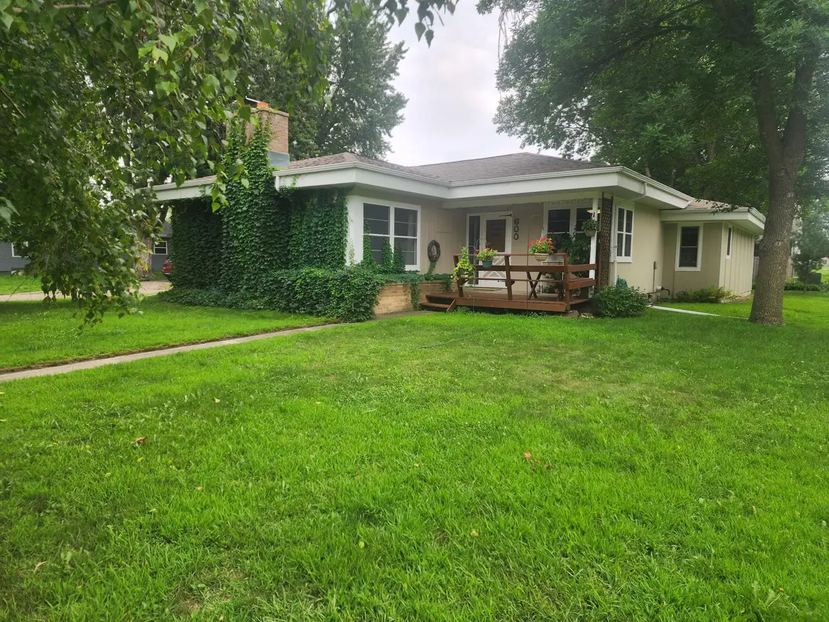600 W Middle Street, Redwood Falls, MN 56283 - #1