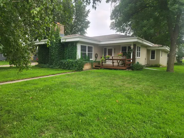600 W Middle Street, Redwood Falls, MN 56283