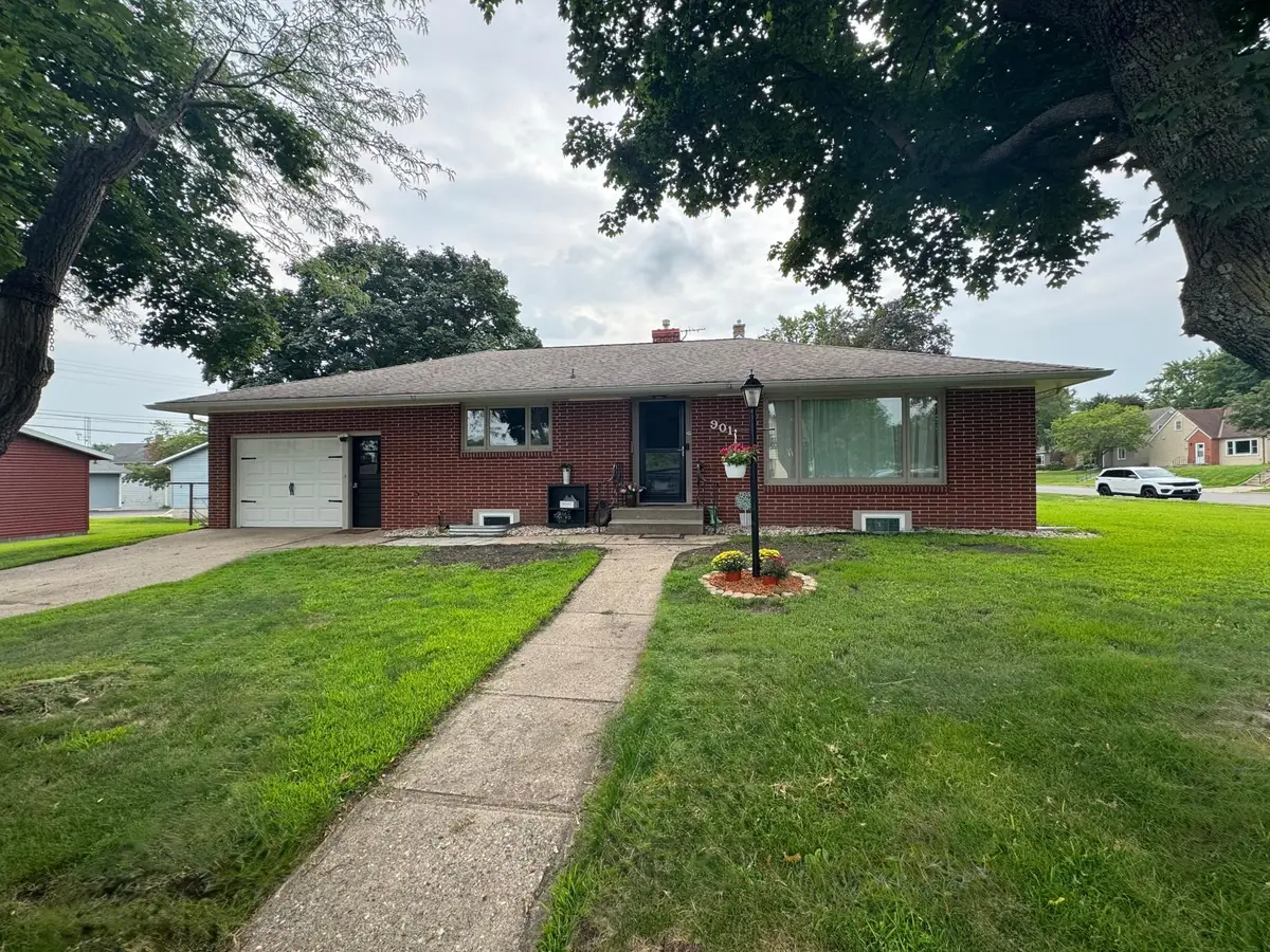 901 S Minnesota Street, New Ulm, MN 56073 - #1