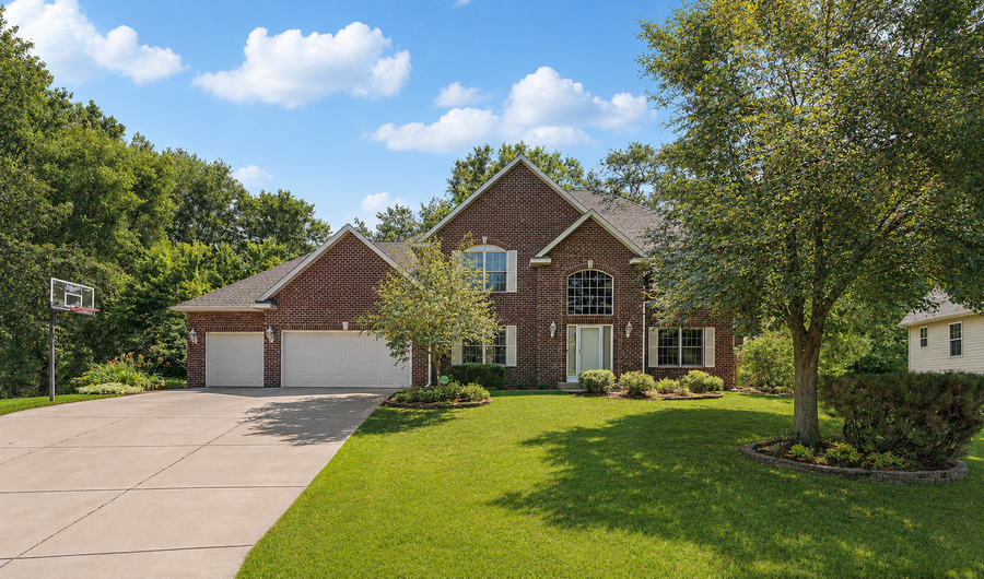 1401 Larkspur Court, Woodbury, MN 55129 - #2