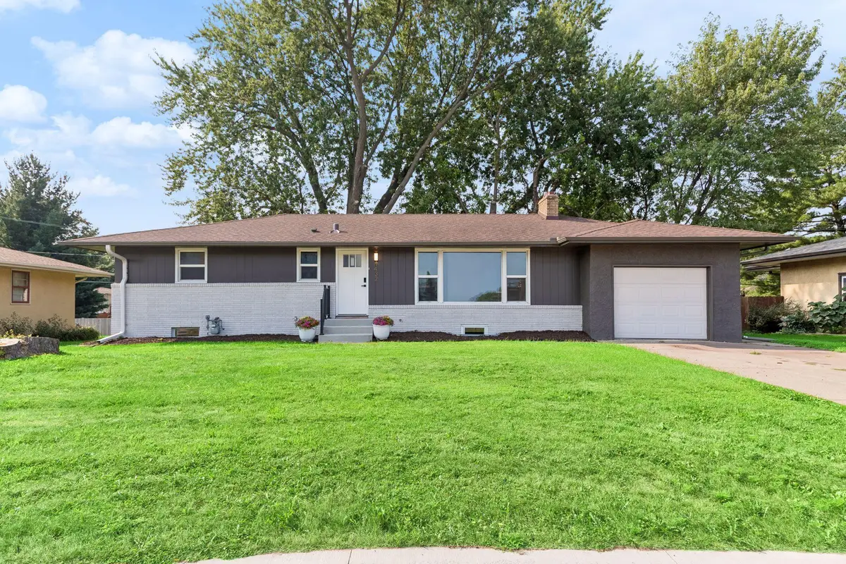 1432 County Road B West W, Roseville, MN 55113 - #1