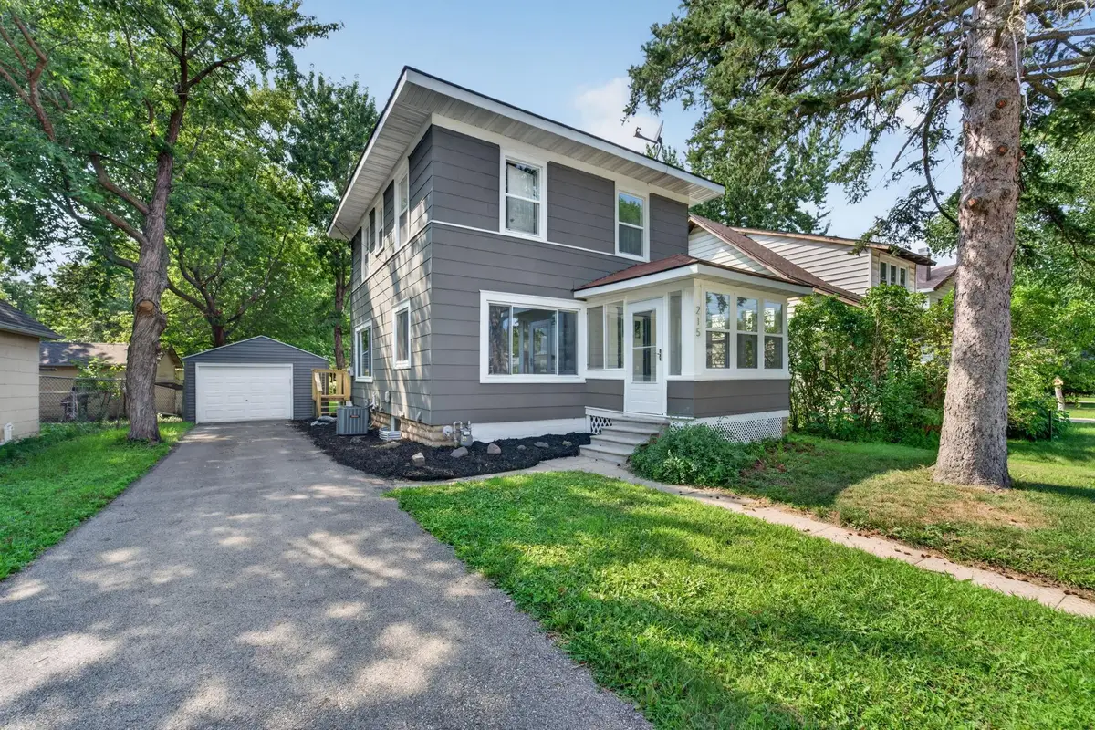 215 9th Avenue Ne, Rochester, MN 55906 - #1