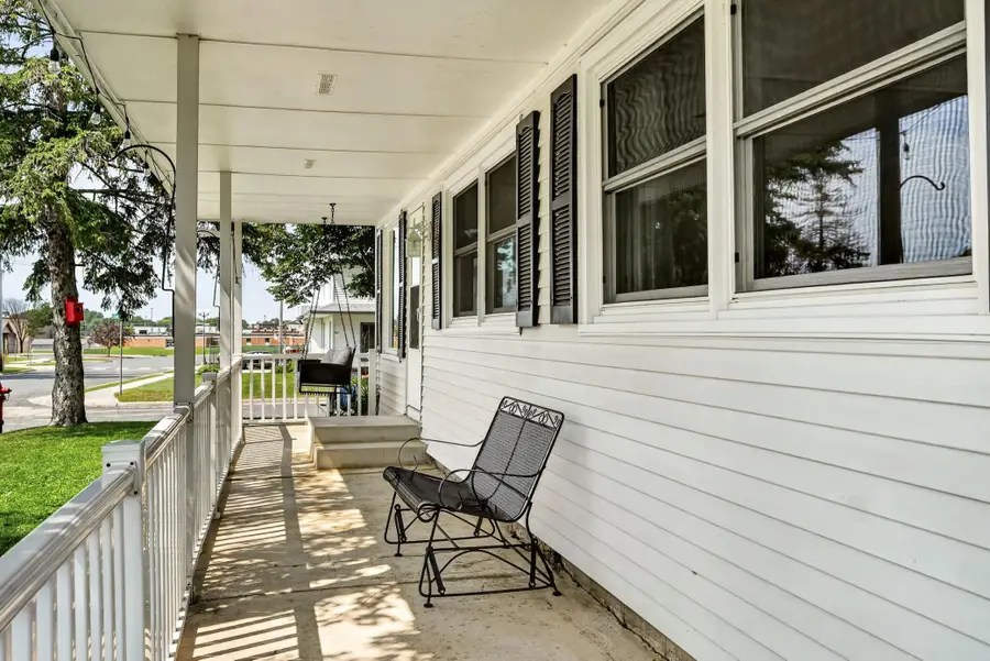 103 4th St Sw, Stewartville, MN 55976 - #3