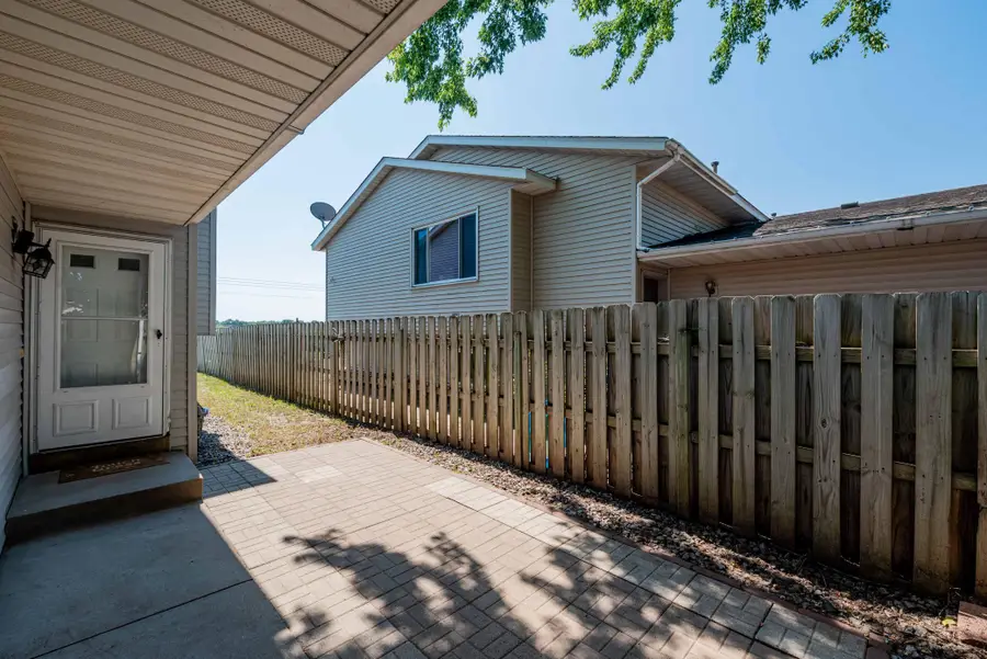 557 Kendall Drive, Hastings, MN 55033 - #3