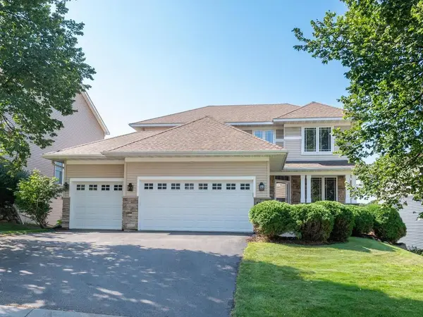 1511 Pembroke Pass, Chanhassen, MN 55317