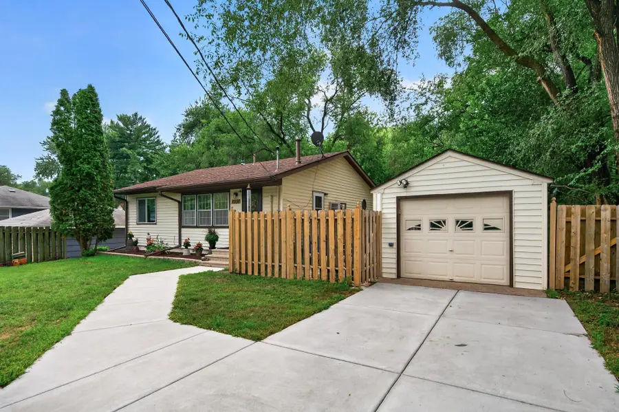 10138 Harriet Avenue S, Bloomington, MN 55420 - #2