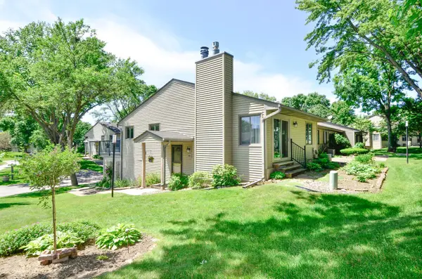 4406 Arden View Court, Arden Hills, MN 55112