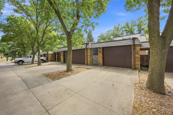 3012 10th Street N #B12, Fargo, ND 58102