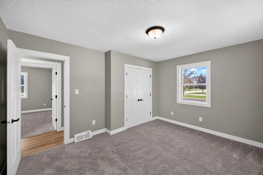 610 Jefferson Avenue Sw, Eyota, MN 55934 - #3