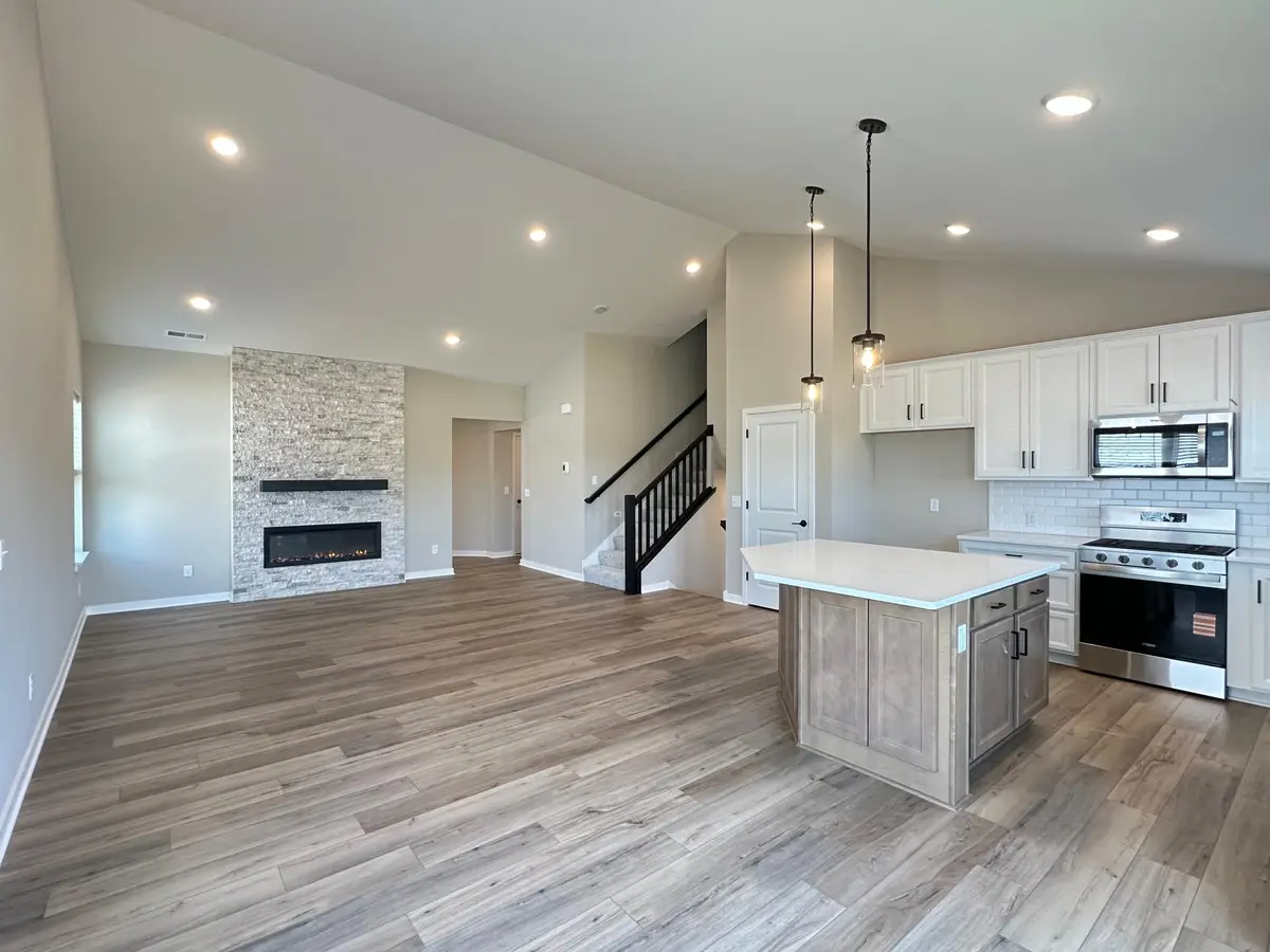 1664 Lund Way, Shakopee, MN 55379 - #1