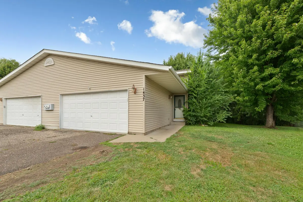 1437 Mcintosh Circle, Shakopee, MN 55379 - #1