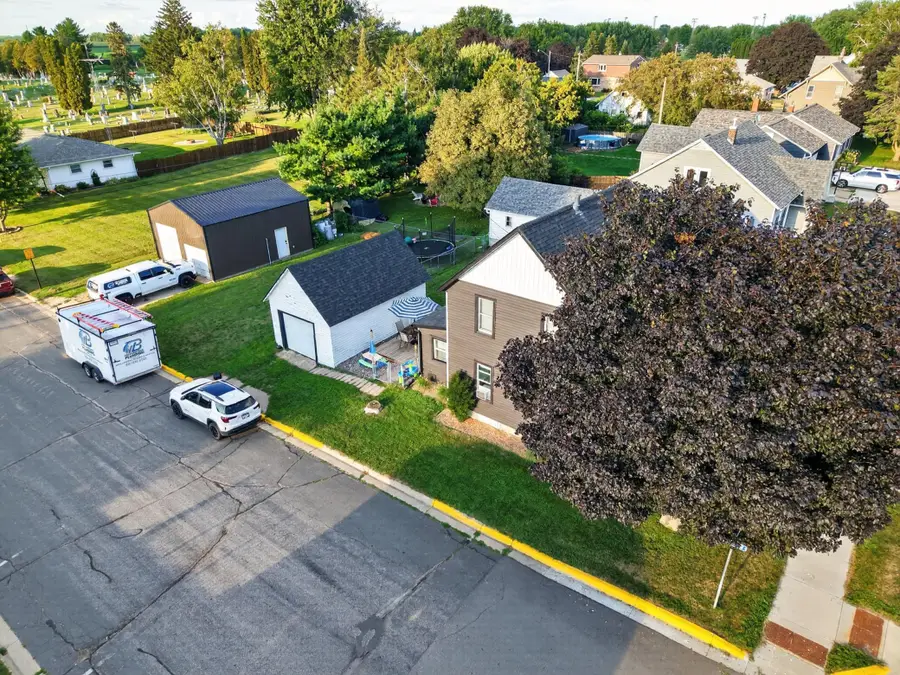 540 2nd Avenue Nw, Plainview, MN 55964 - #2