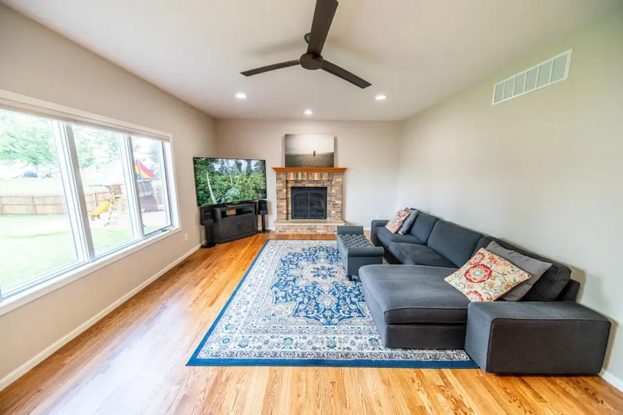 706 9th Ave Nw, Byron, MN 55920 - #3