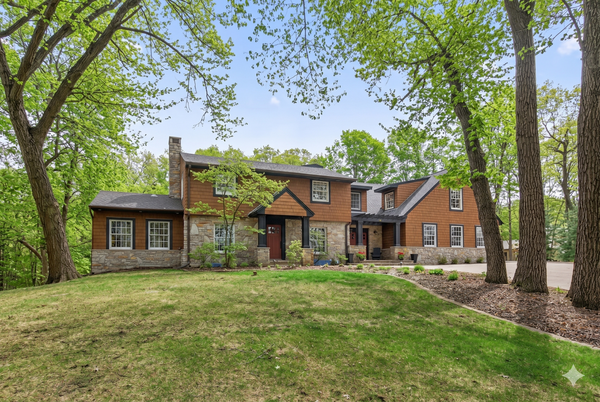 19055 Ridgewood Road, Deephaven, MN 55391