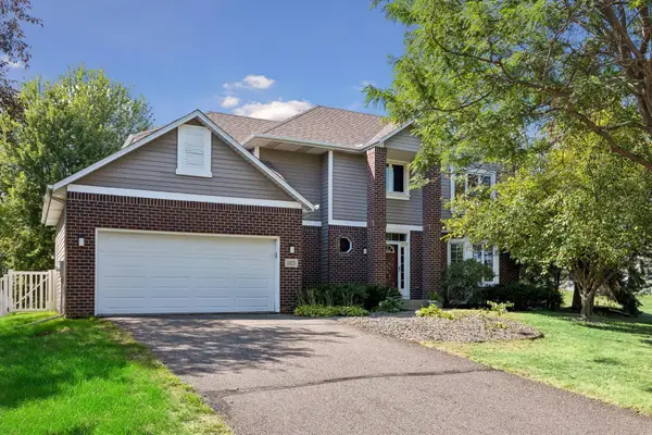 3925 Urbandale Lane N, Plymouth, MN 55446