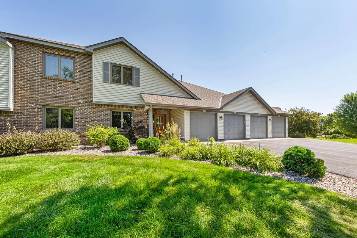 7250 Hunters Run, Eden Prairie, MN 55346 - #1
